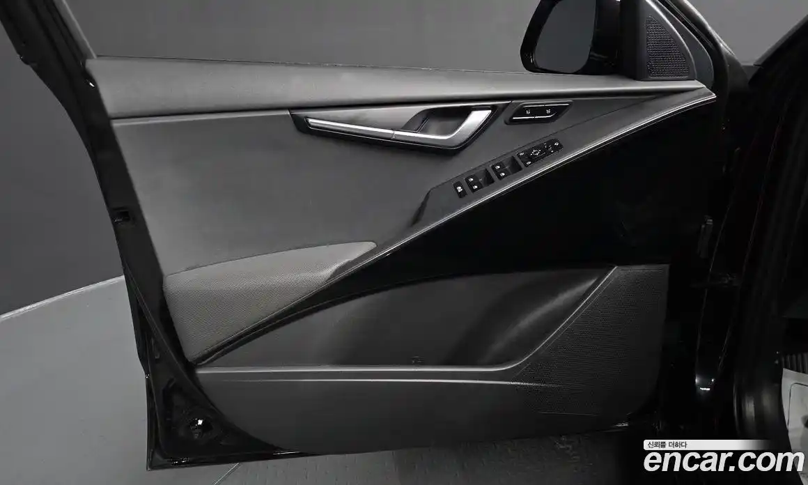 Kia Niro 2023 1.6 Автомат в Москве № 132323, фото 13