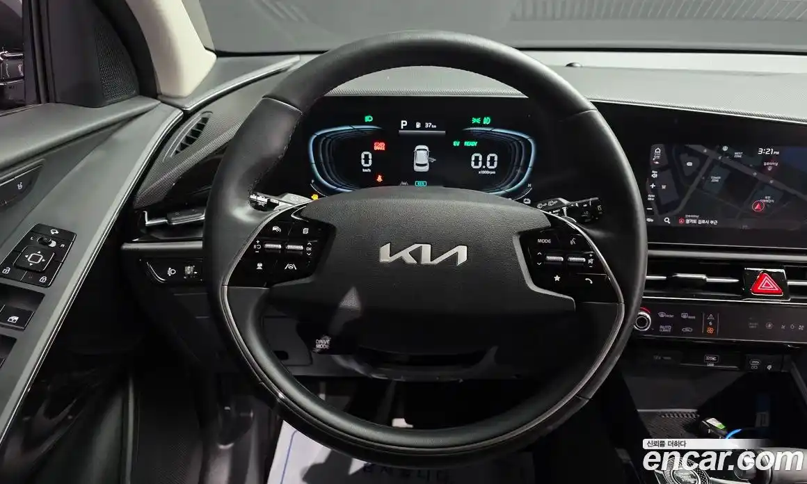 Kia Niro 2023 1.6 Автомат в Москве № 132323, фото 14
