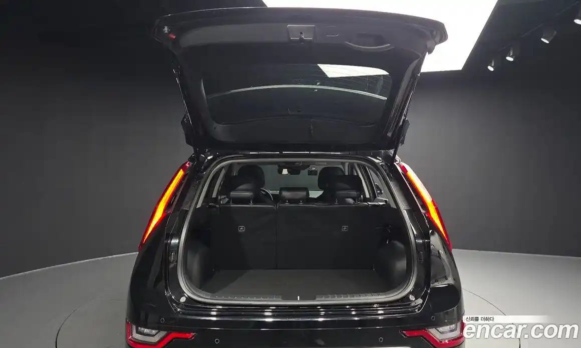 Kia Niro 2023 1.6 Автомат в Москве № 132323, фото 19