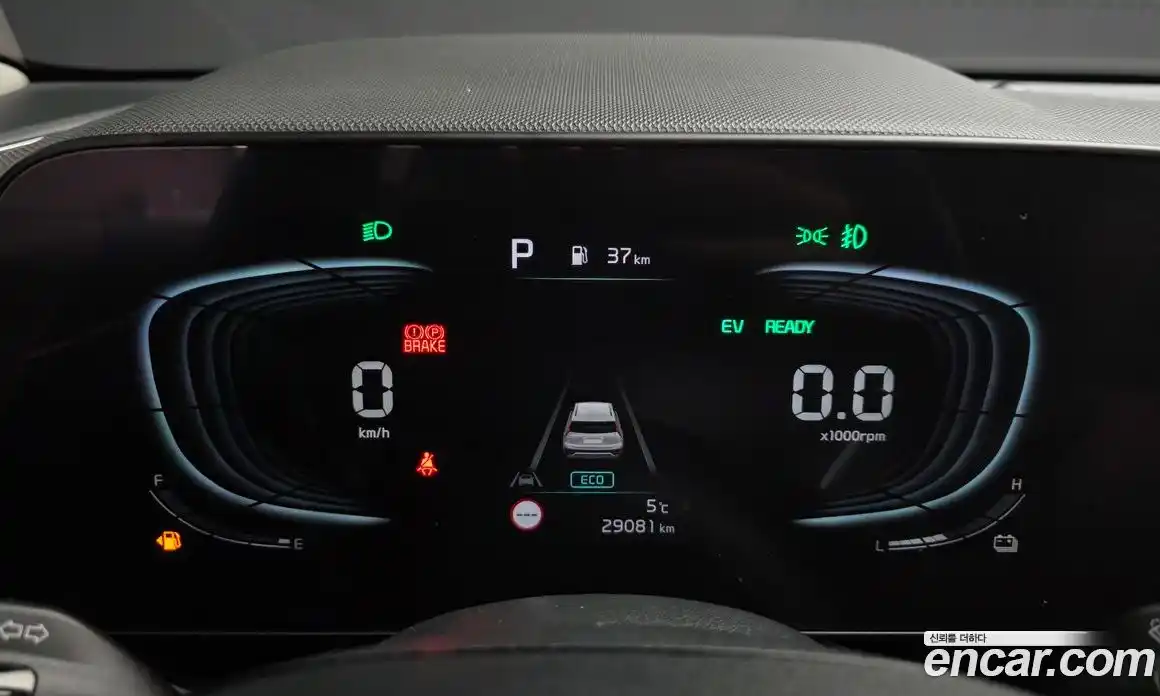 Kia Niro 2023 1.6 Автомат в Москве № 132323, фото 5