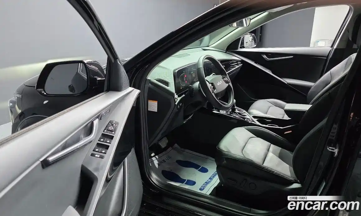 Kia Niro 2023 1.6 Автомат в Москве № 132323, фото 6