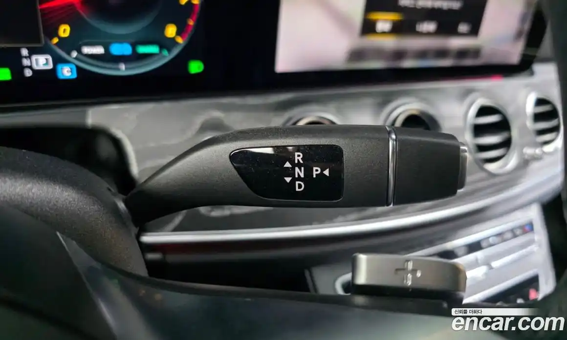 Mercedes-Benz E-Class 2021 2.0 Автомат в Москве № 135368, фото 19