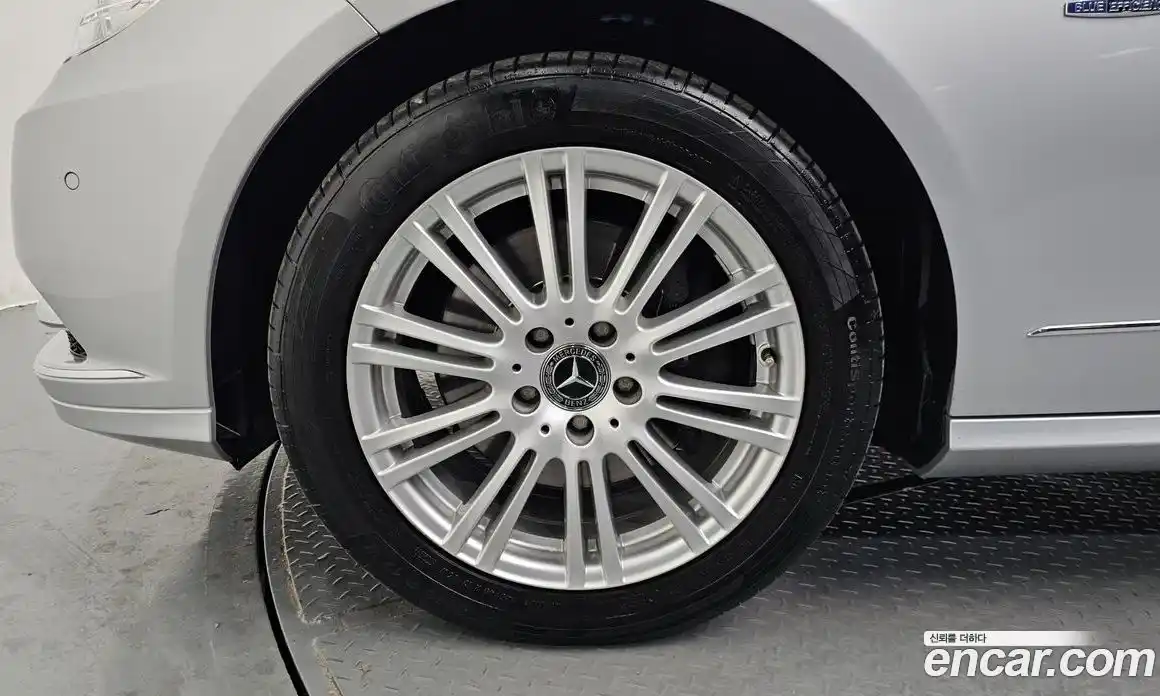 Mercedes-Benz E-Class 2012 3.5 Автомат в Москве № 137751, фото 1