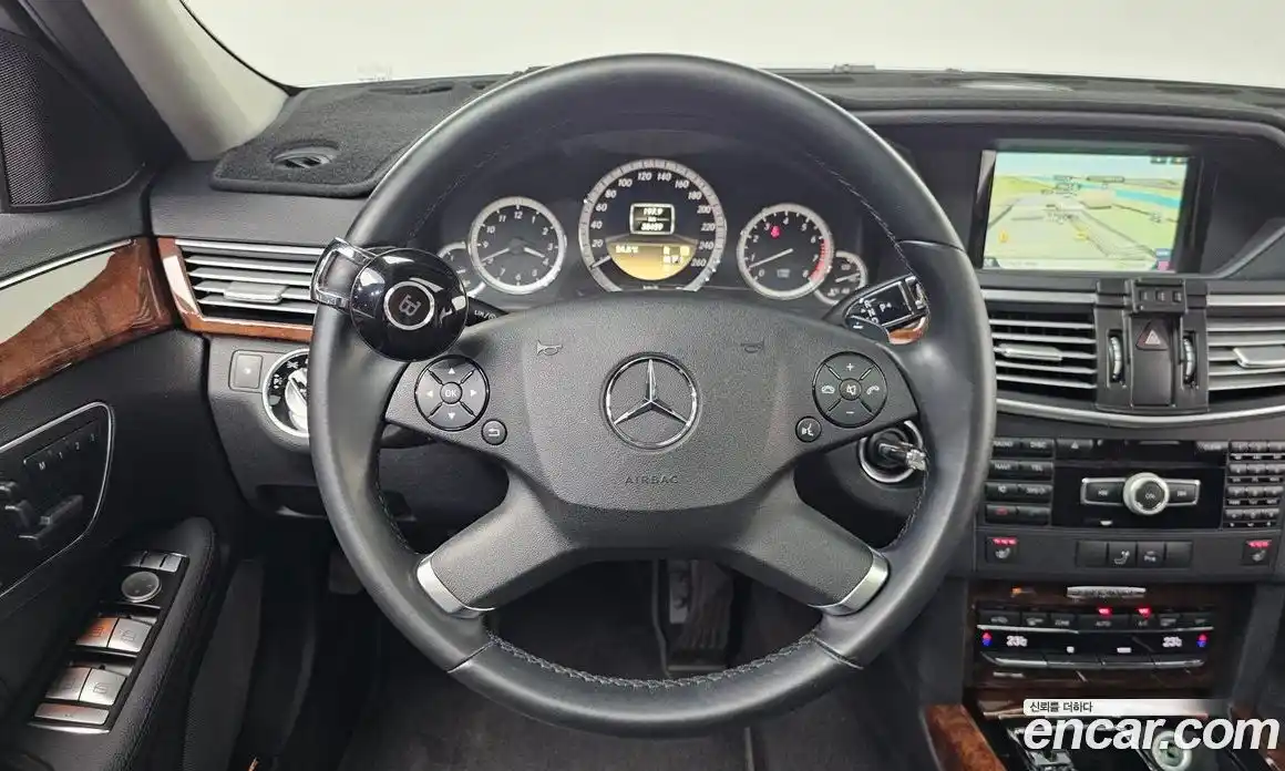 Mercedes-Benz E-Class 2012 3.5 Автомат в Москве № 137751, фото 18