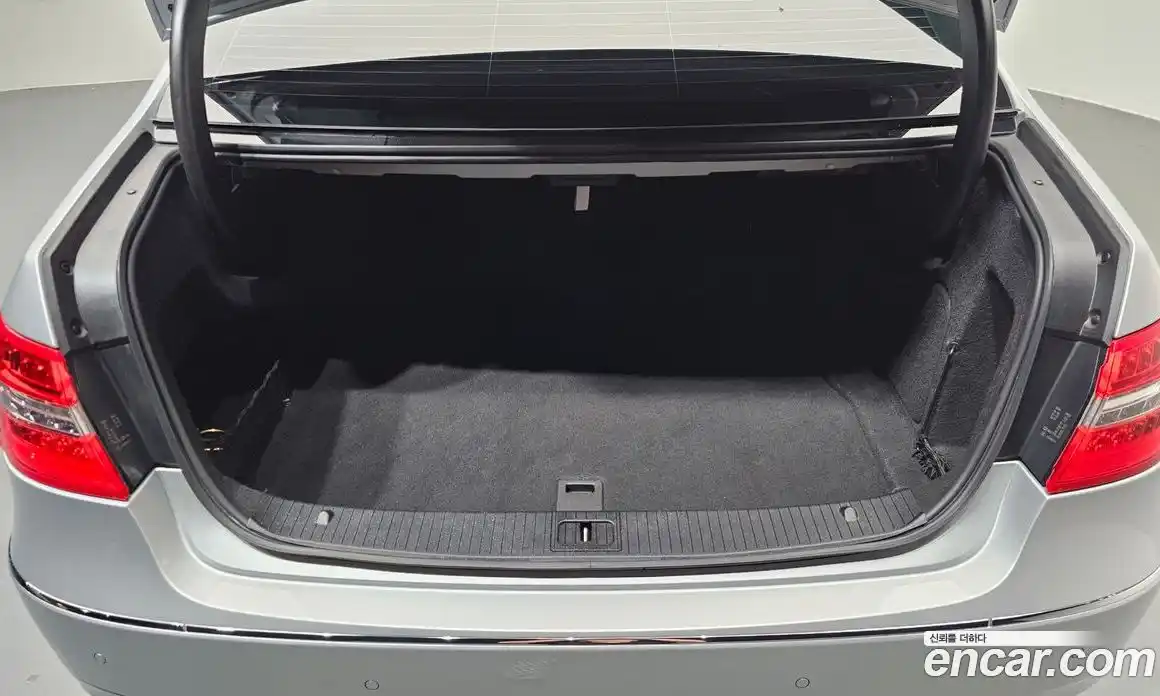 Mercedes-Benz E-Class 2012 3.5 Автомат в Москве № 137751, фото 20