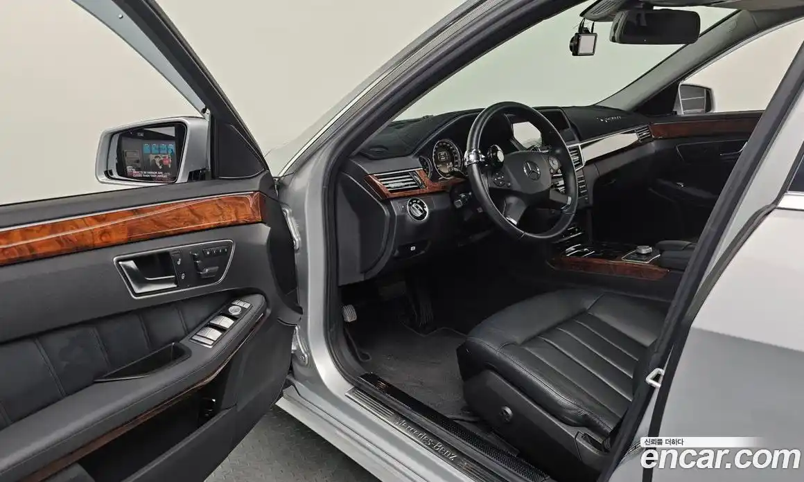 Mercedes-Benz E-Class 2012 3.5 Автомат в Москве № 137751, фото 8