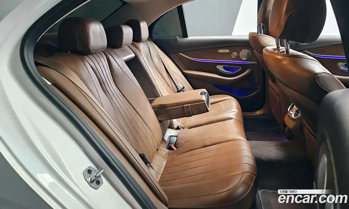 Mercedes-Benz E-Class 2020 2.0 Автомат в Москве № 140375, фото 5