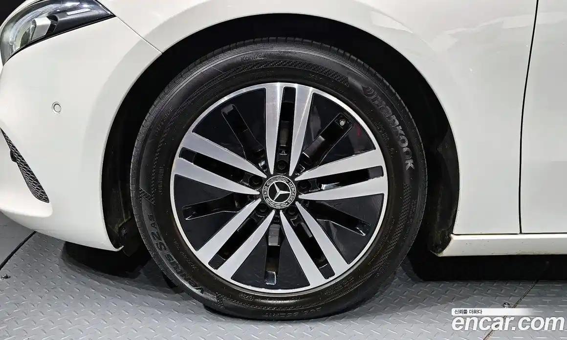 Mercedes-Benz A-Class 2021 1.9 Автомат в Москве № 142286, фото 1