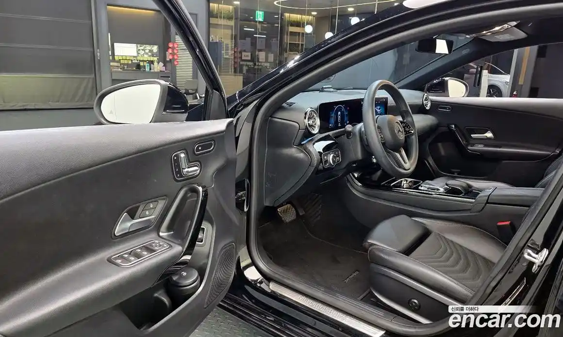 Mercedes-Benz A-Class 2020 2.0 Автомат в Москве № 142689, фото 17