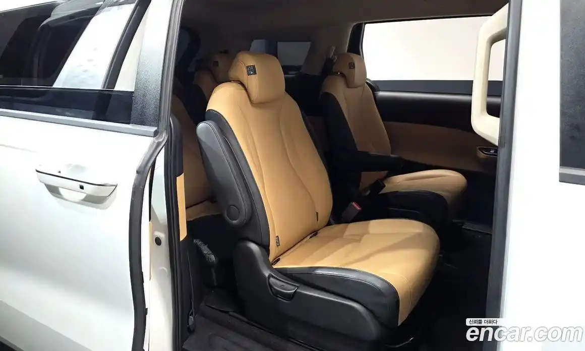 Kia Canival 2023 3.5 Автомат в Москве № 14369, фото 19