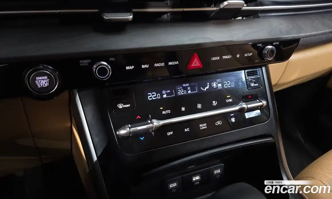 Kia Canival 2023 3.5 Автомат в Москве № 14369, фото 6