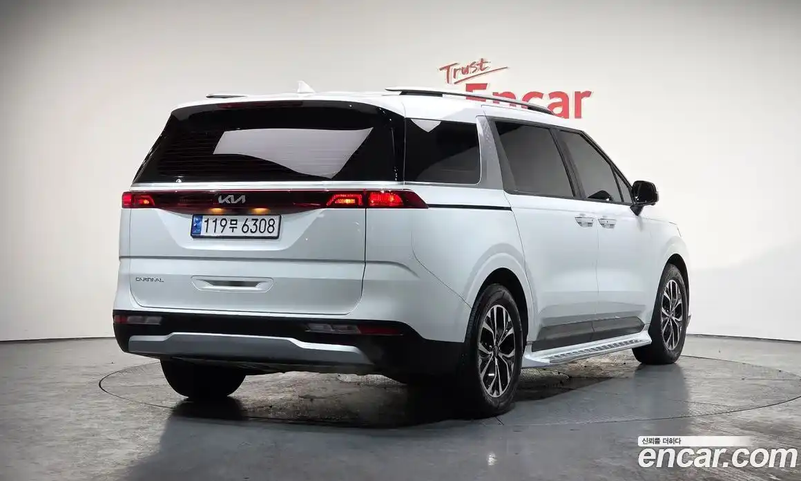 Kia Canival 2023 3.5 Автомат в Москве № 14369, фото 9