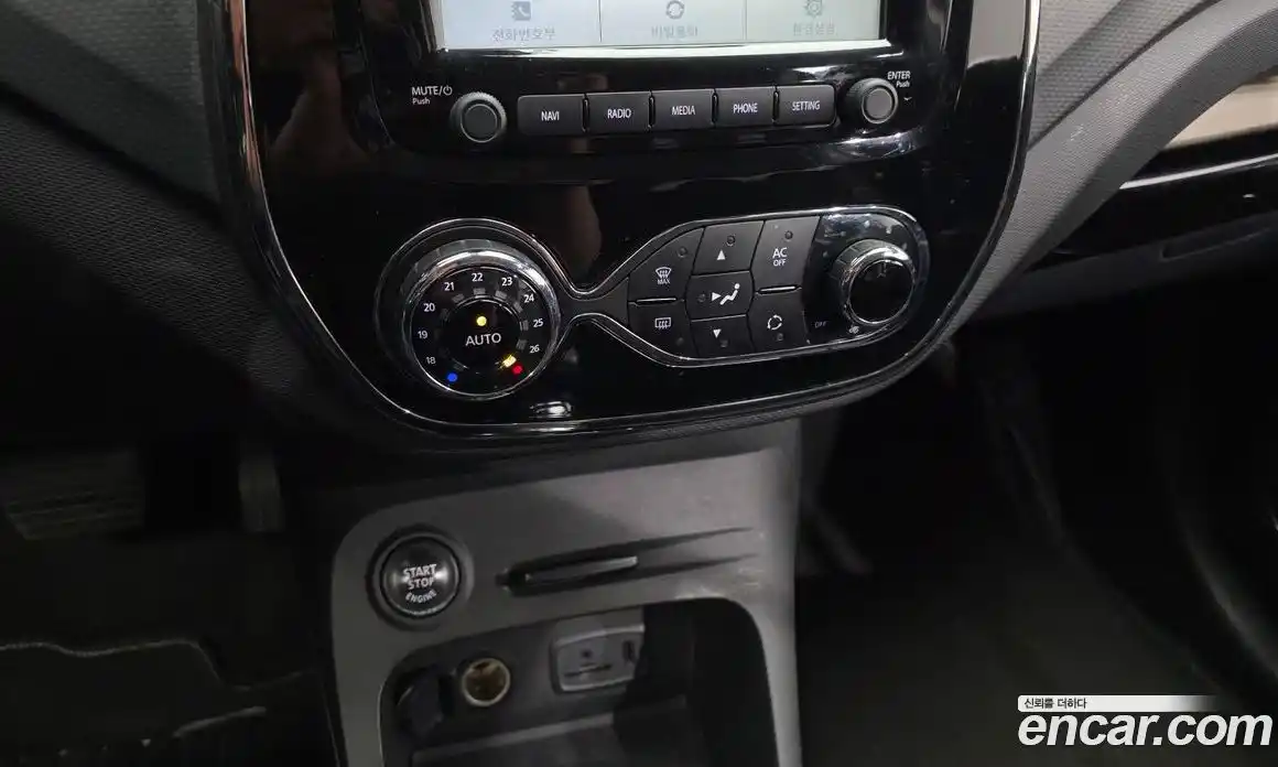 Renault QM3 2015 1.5 Автомат в Москве № 149296, фото 10