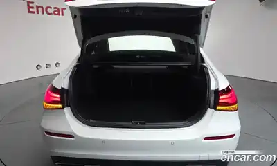 Mercedes-Benz A-Class 2024 2.0 Автомат в Москве № 160182, миниатюра 4