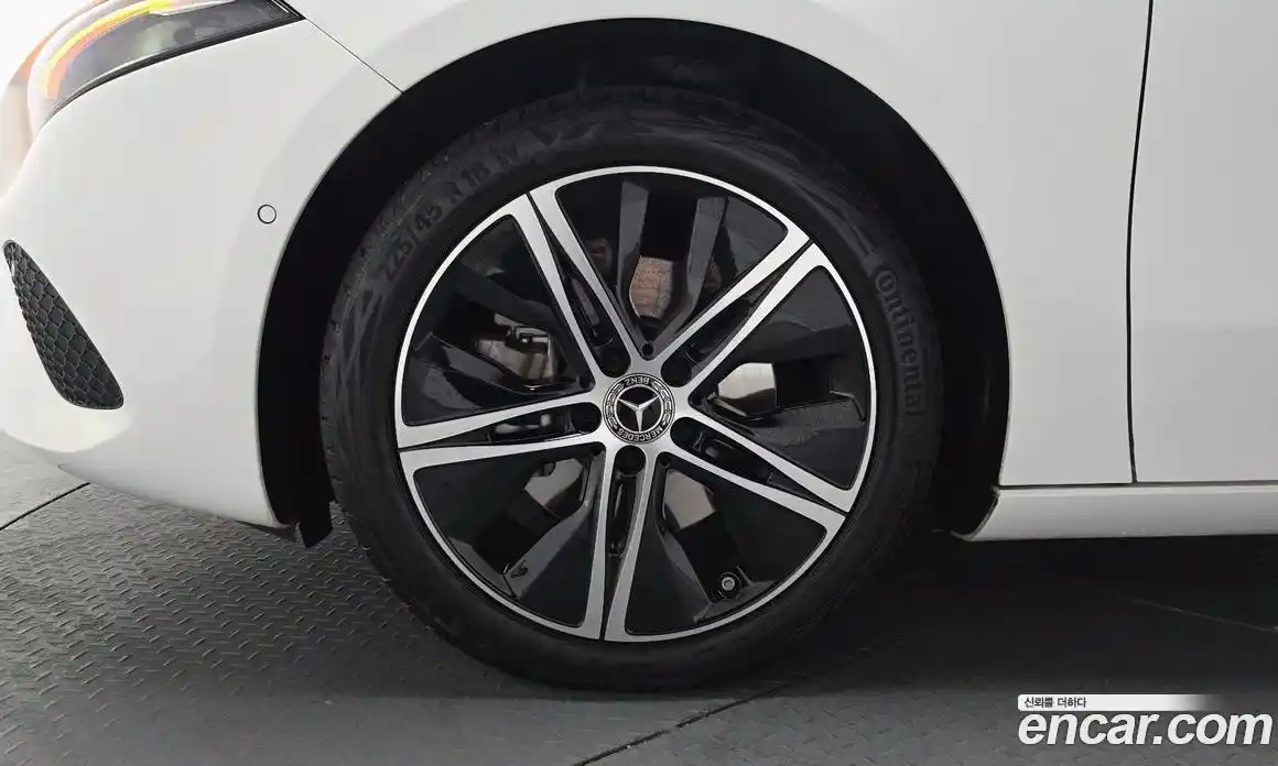 Mercedes-Benz A-Class 2024 2.0 Автомат в Москве № 160182, фото 10