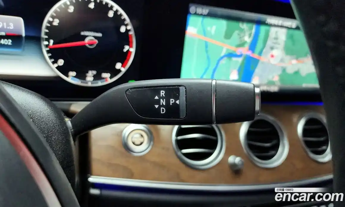 Mercedes-Benz E-Class 2018 2.0 Автомат в Москве № 160960, фото 12