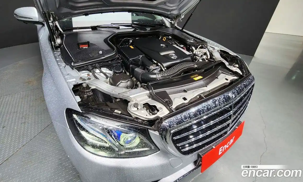 Mercedes-Benz E-Class 2018 2.0 Автомат в Москве № 160960, фото 14