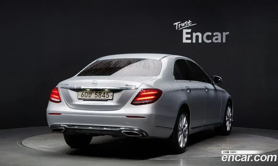 Mercedes-Benz E-Class 2018 2.0 Автомат в Москве № 160960, фото 15