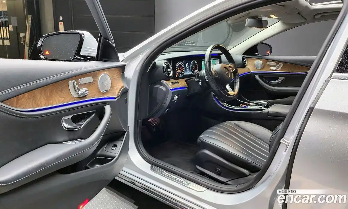 Mercedes-Benz E-Class 2018 2.0 Автомат в Москве № 160960, фото 17