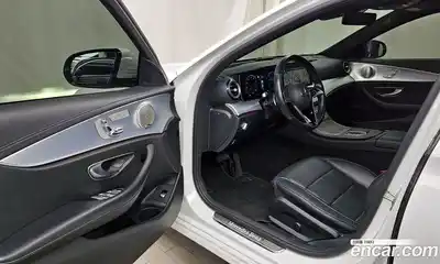 Mercedes-Benz E-Class 2021 2.0 Автомат в Москве № 161428, миниатюра 11