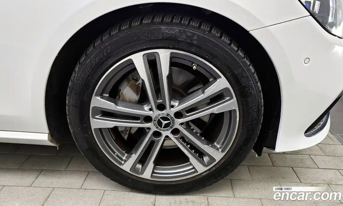 Mercedes-Benz E-Class 2021 2.0 Автомат в Москве № 161428, фото 20