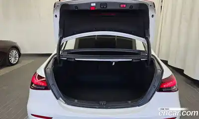 Mercedes-Benz E-Class 2021 2.0 Автомат в Москве № 161428, миниатюра 3