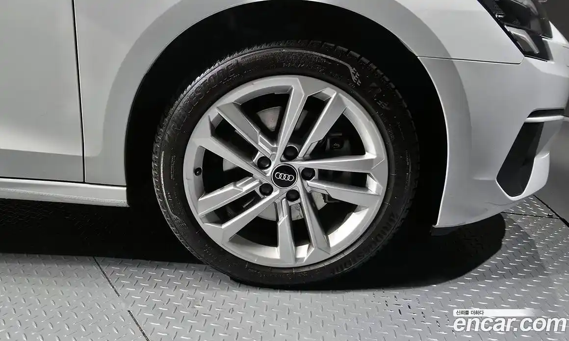 Audi A3 2024 2.0 Автомат в Москве № 162310, фото 17