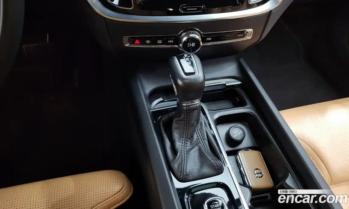 Volvo V60 2020 2.0 Автомат в Москве № 164448, фото 3