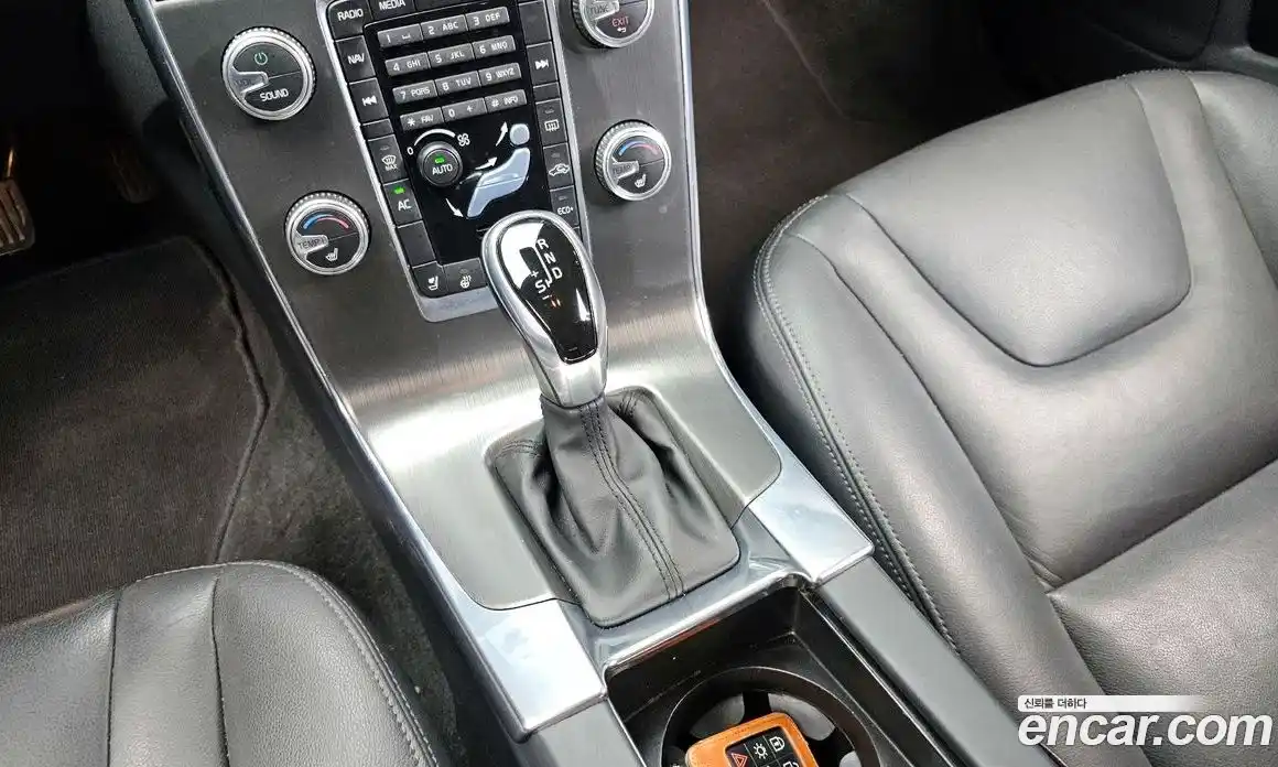 Volvo S60 2015 2.0 Автомат в Москве № 164668, фото 16