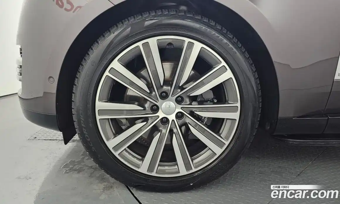 Land Rover Range-Rover 2024 3.0 Автомат в Москве № 165923, фото 20