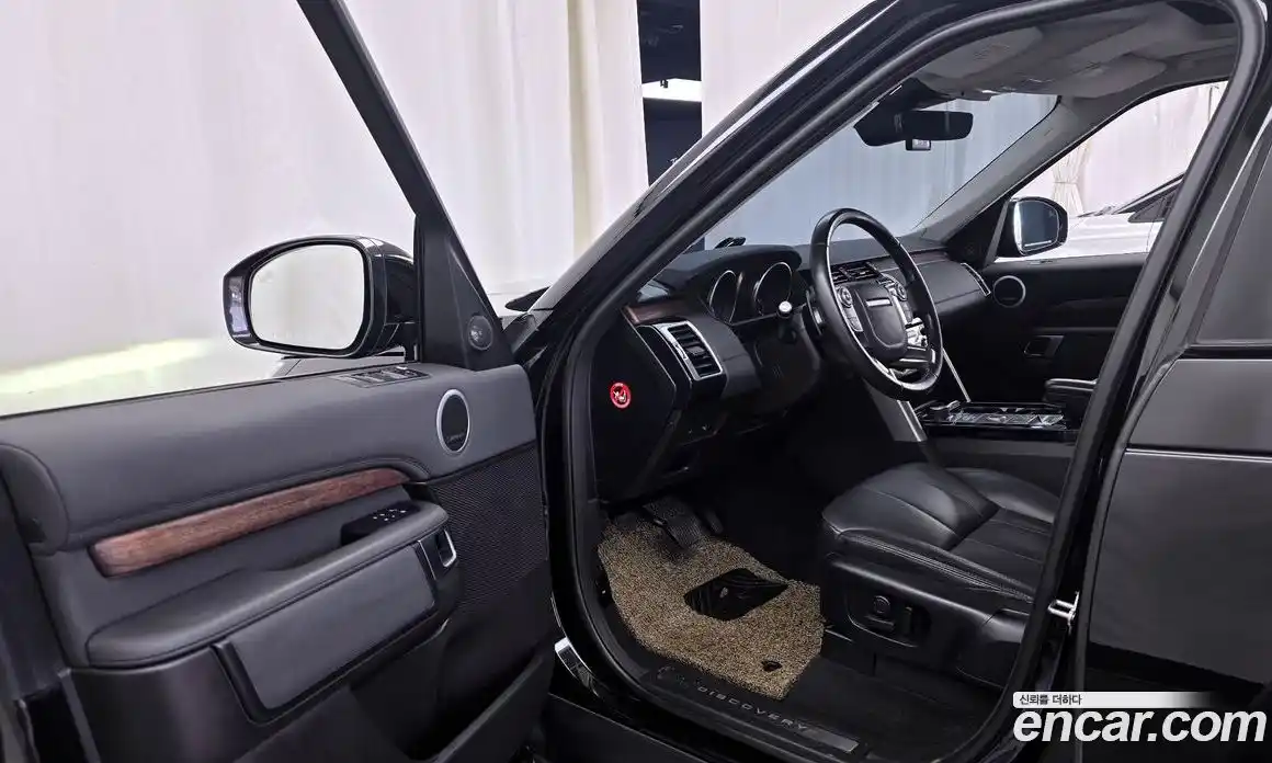 Land Rover Discovery 2017 3.0 Автомат в Москве № 166713, фото 3