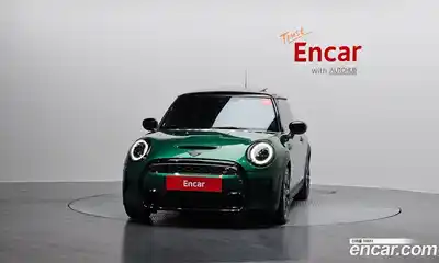 Mini Cooper 2023 2.0 Автомат в Москве № 167064, миниатюра 3