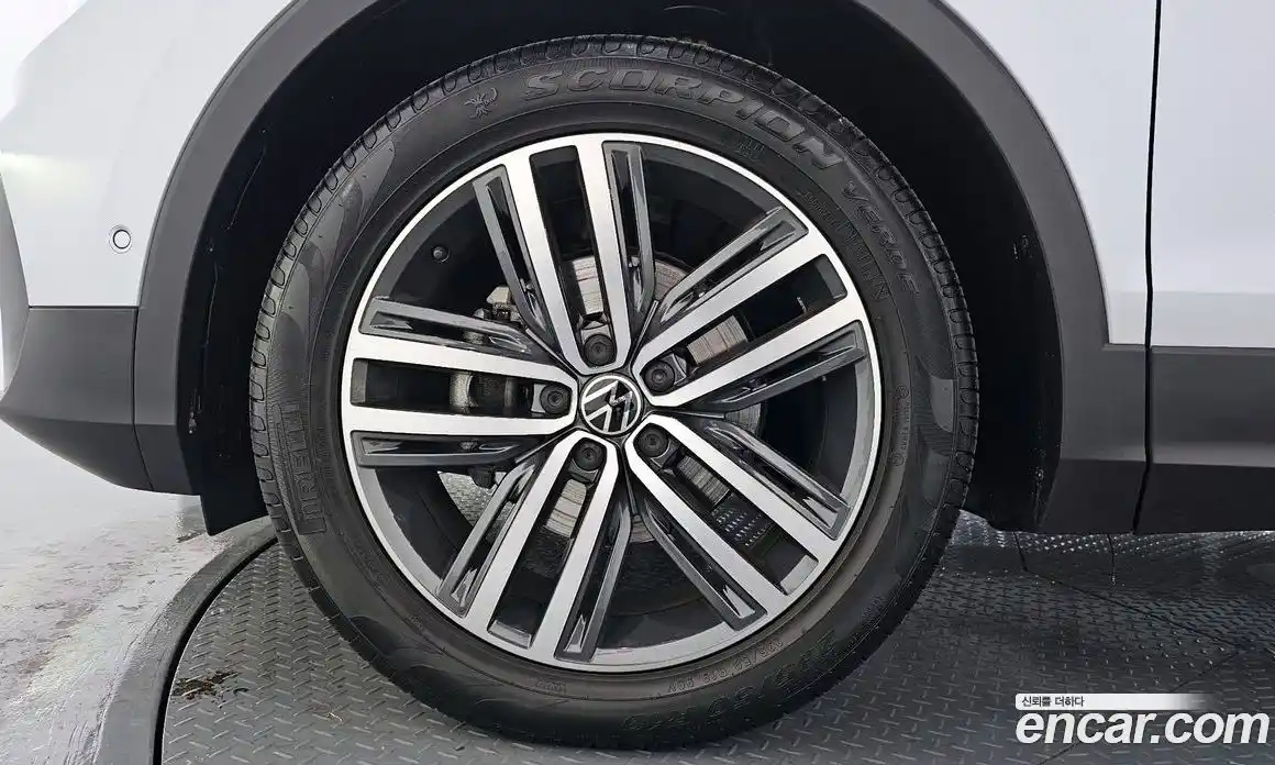 Volkswagen Tiguan 2022 2.0 Автомат в Москве № 168487, фото 19