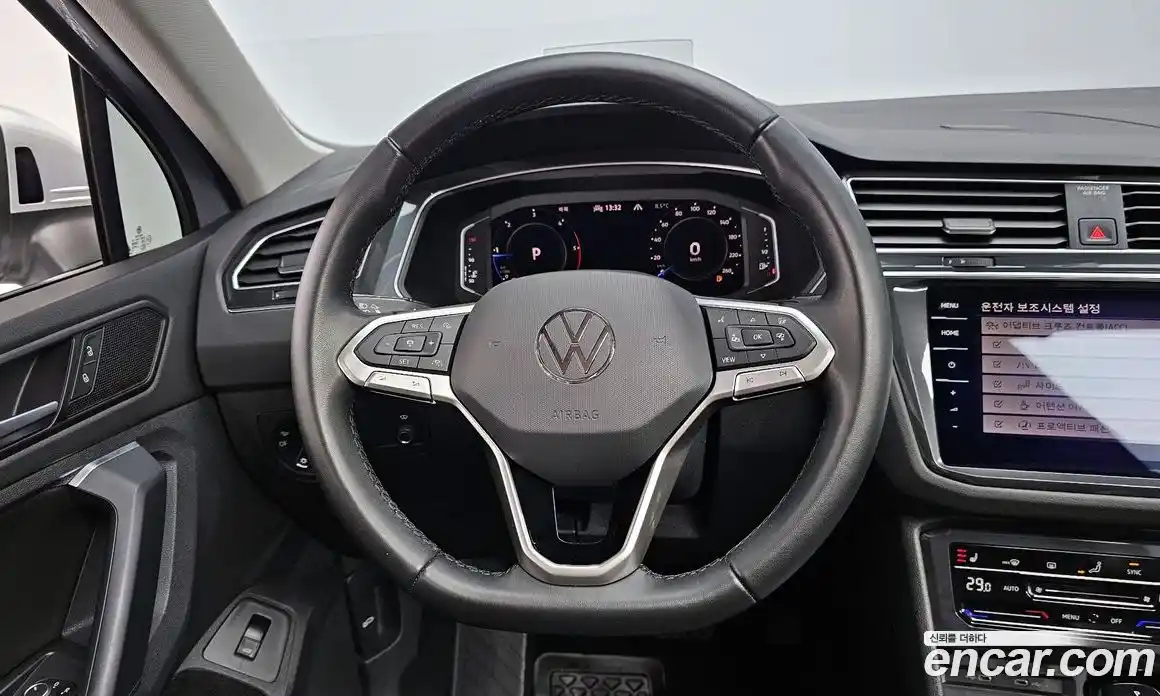 Volkswagen Tiguan 2022 2.0 Автомат в Москве № 168487, фото 4