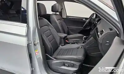 Volkswagen Tiguan 2022 2.0 Автомат в Москве № 168487, миниатюра 8