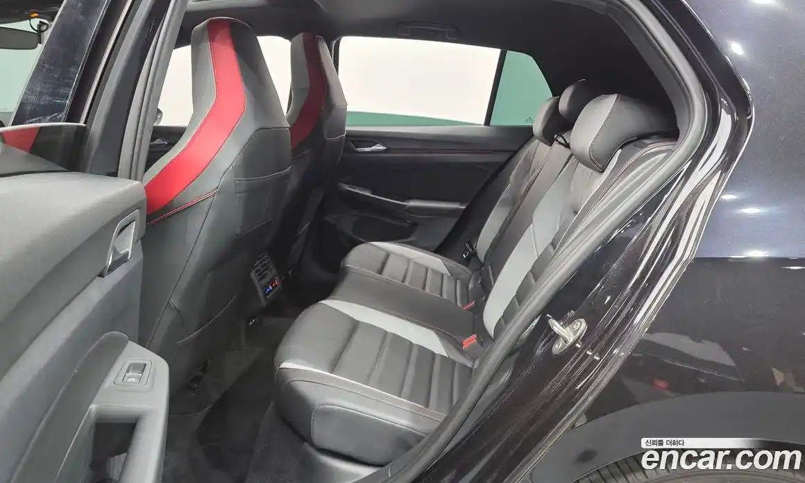 Volkswagen Golf 2022 2.0 Автомат в Москве № 168668, фото 10