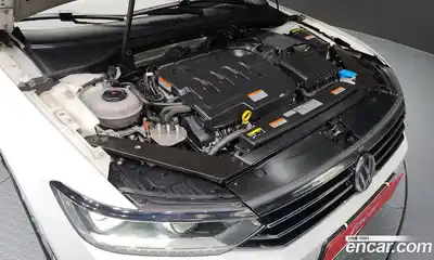 Volkswagen Passat 2018 2.0 Автомат в Москве № 168937, миниатюра 11