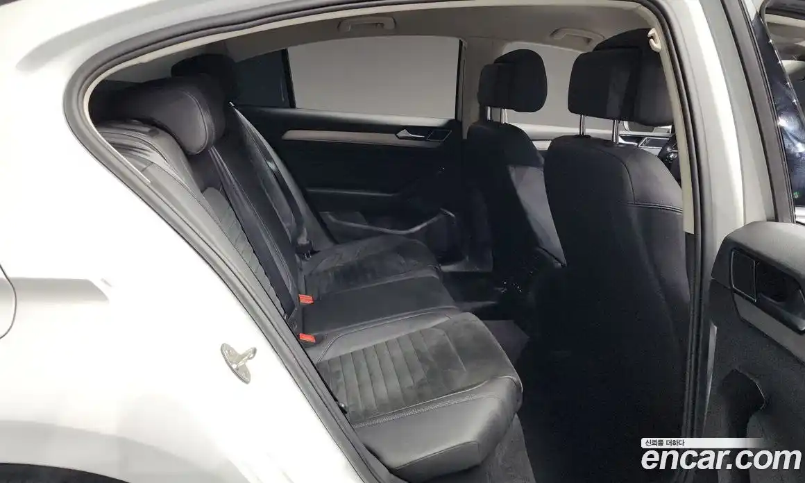 Volkswagen Passat 2018 2.0 Автомат в Москве № 168937, фото 15