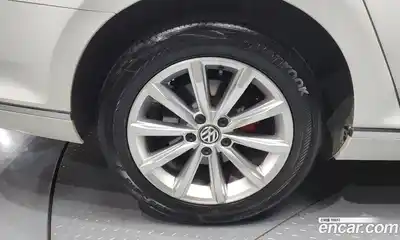 Volkswagen Passat 2018 2.0 Автомат в Москве № 168937, миниатюра 2