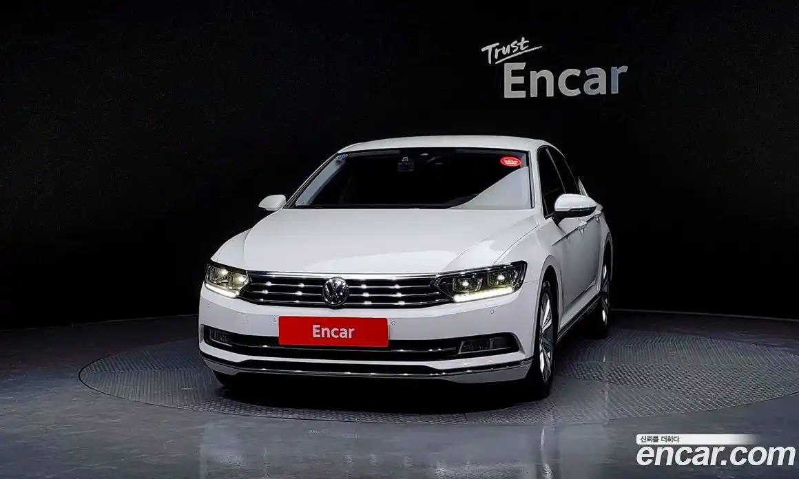 Volkswagen Passat 2018 2.0 Автомат в Москве № 168937, фото 3