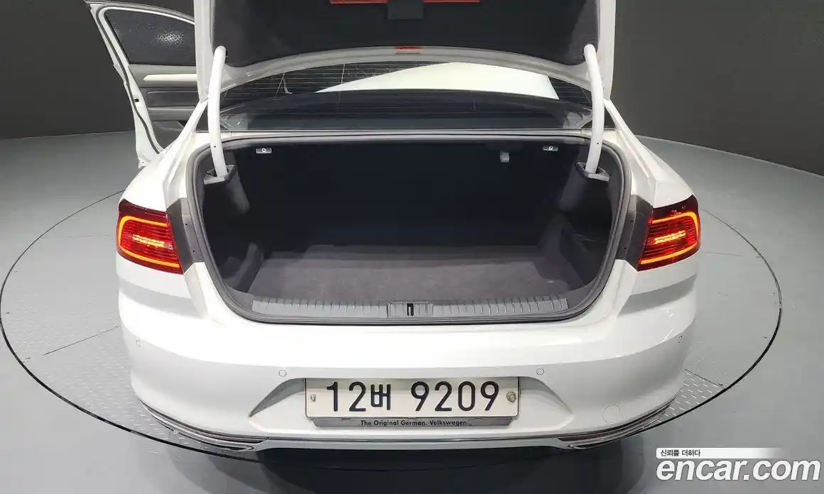 Volkswagen Passat 2018 2.0 Автомат в Москве № 168937, фото 7