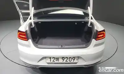 Volkswagen Passat 2018 2.0 Автомат в Москве № 168937, миниатюра 7