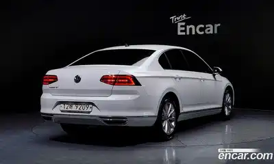 Volkswagen Passat 2018 2.0 Автомат в Москве № 168937, миниатюра 10