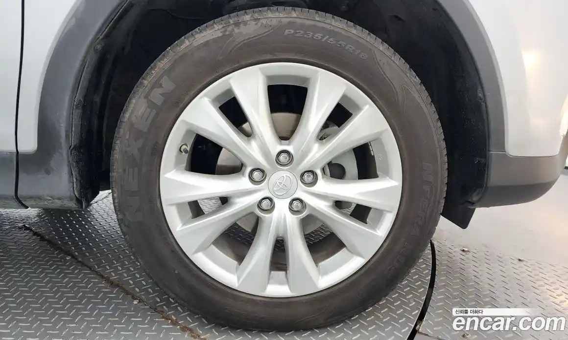 Toyota RAV4 2013 2.5 Автомат в Москве № 170208, фото 14