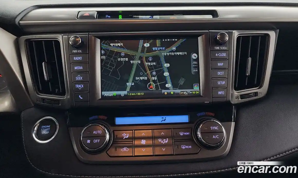 Toyota RAV4 2013 2.5 Автомат в Москве № 170208, фото 17