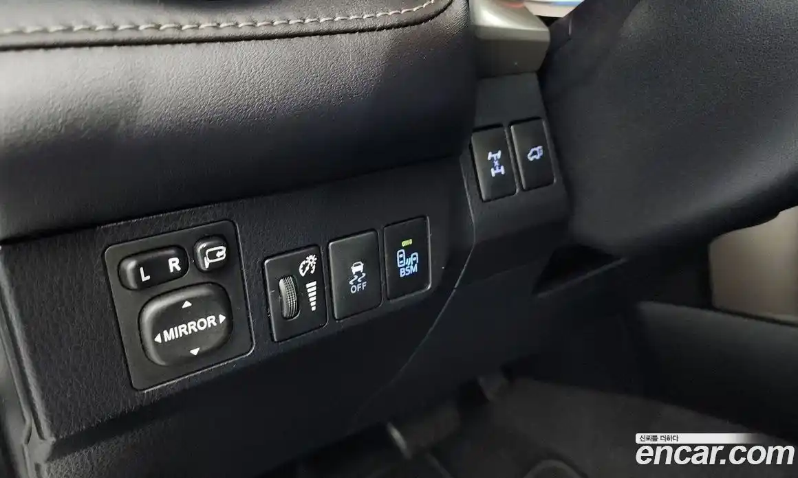 Toyota RAV4 2013 2.5 Автомат в Москве № 170208, фото 3