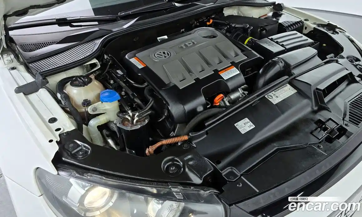 Volkswagen Scirocco 2012 2.0 Автомат в Москве № 173564, фото 14