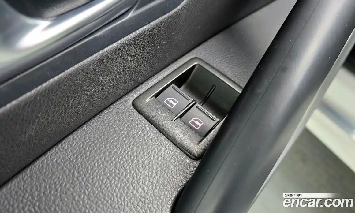 Volkswagen Scirocco 2012 2.0 Автомат в Москве № 173564, фото 20