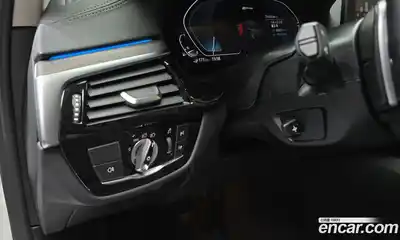 BMW 5-Series 2022 2.0 Автомат в Москве № 192651, миниатюра 2