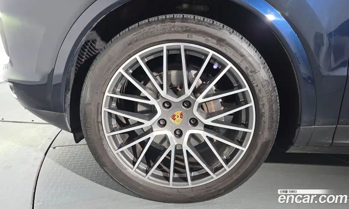 Porsche Cayenne 2023 3.0 Автомат в Москве № 197443, фото 3